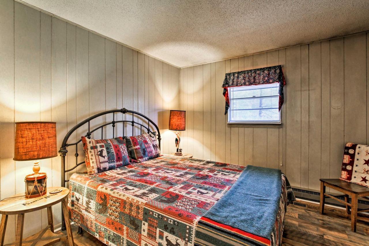 Quiet Cabin With Mountain Views About 3 Mi To 蓋特林堡 外观 照片